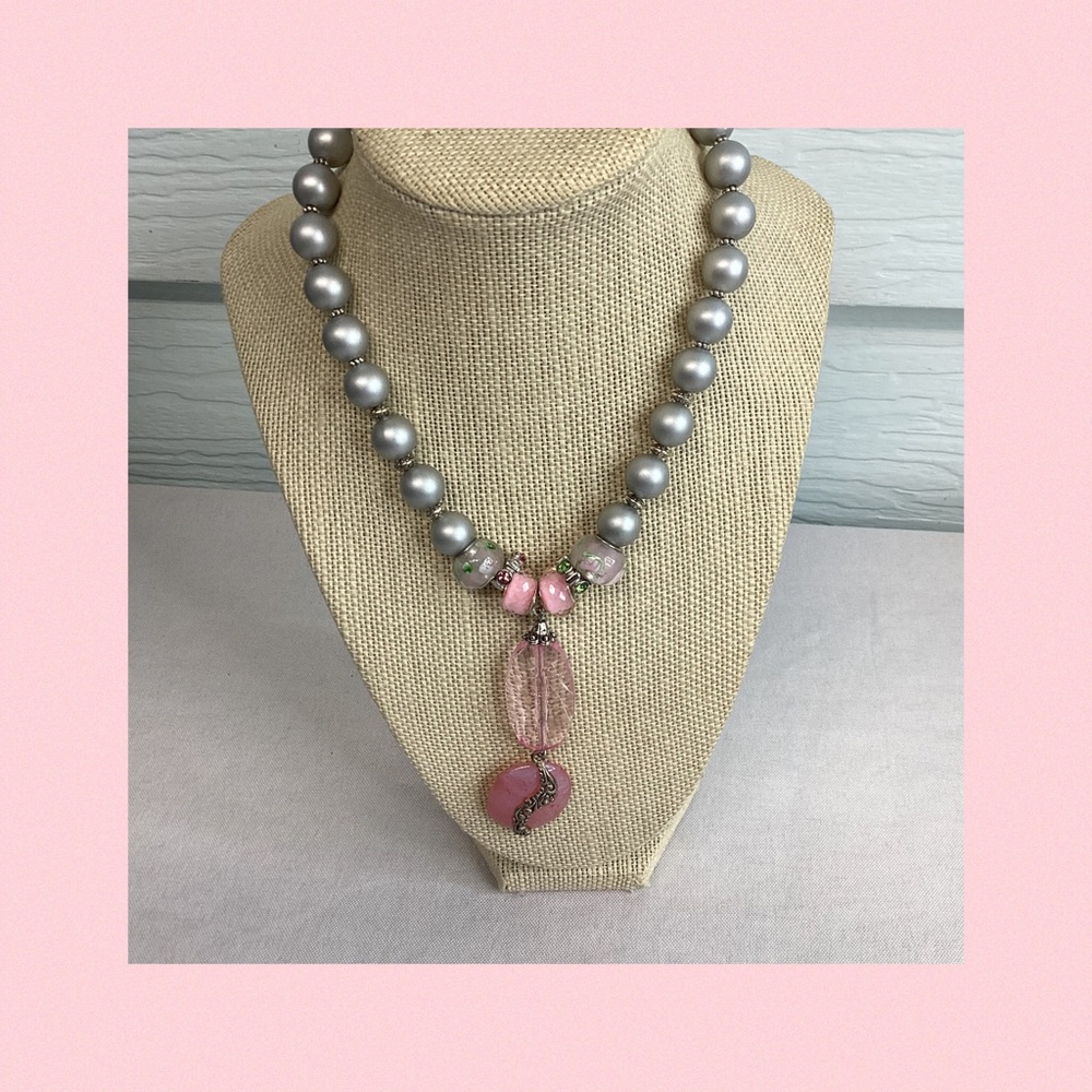 Elegant Pink and Silver Beaded Necklace